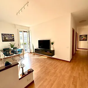 ninas-house.it-lombardy.com/